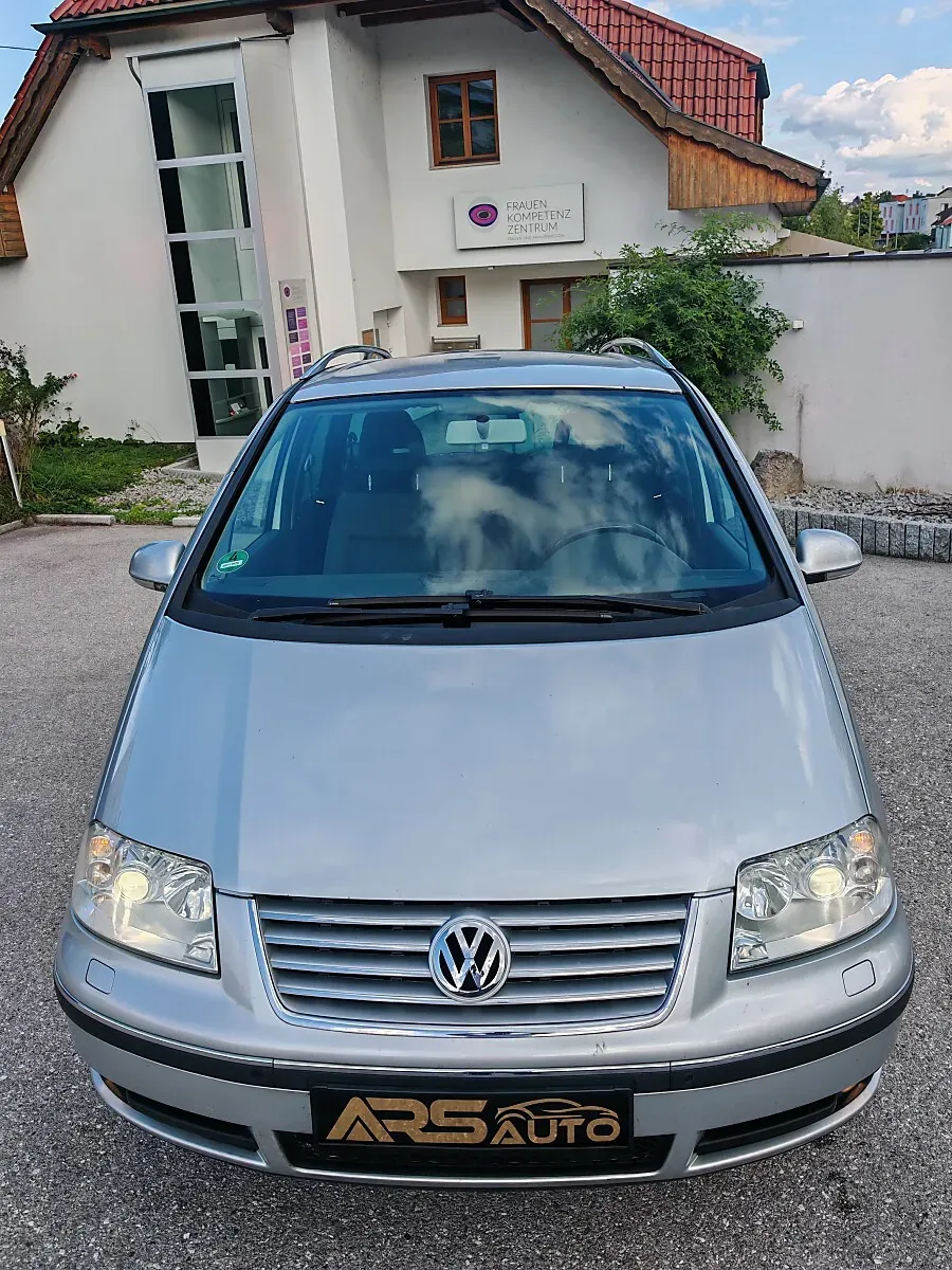 Volkswagen Sharan 2009 photo 2