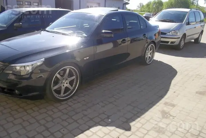 BMW 530