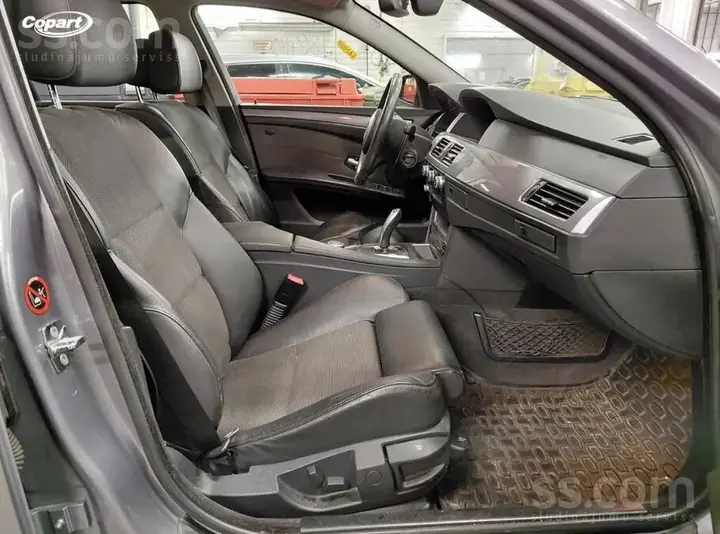BMW 530 2008 photo 2