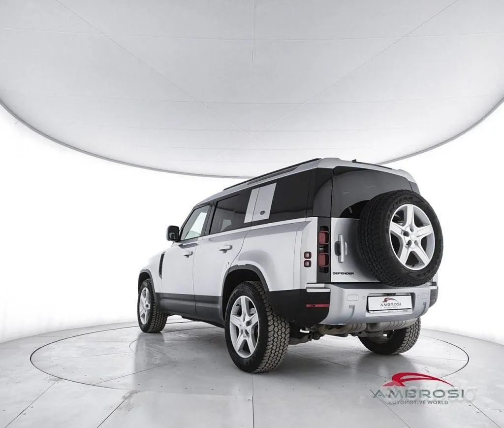 Land Rover Defender 2022 photo 4