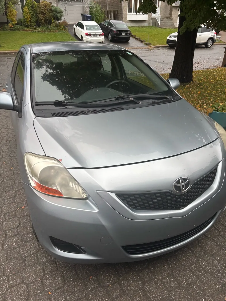 Toyota Yaris 2010 photo 2