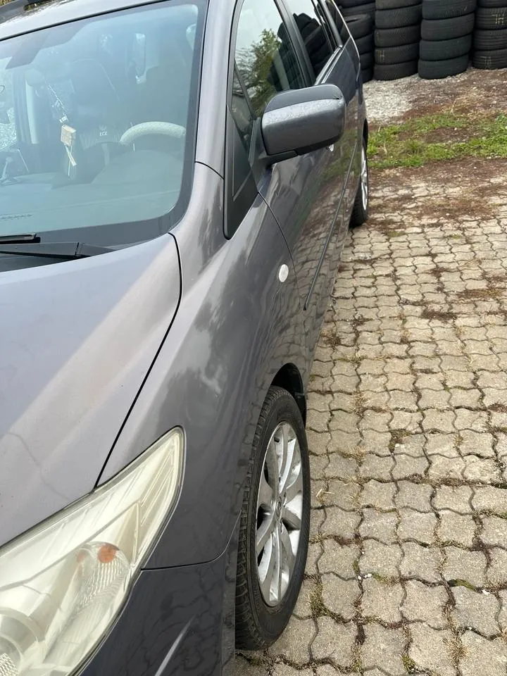 Mazda 5