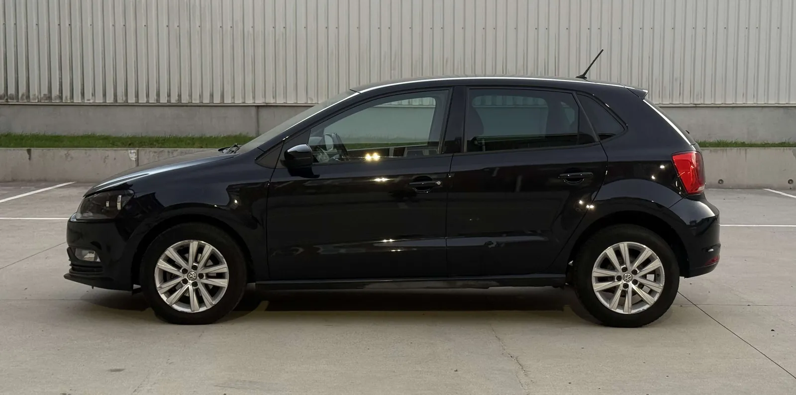 Volkswagen Polo 2017 photo 2