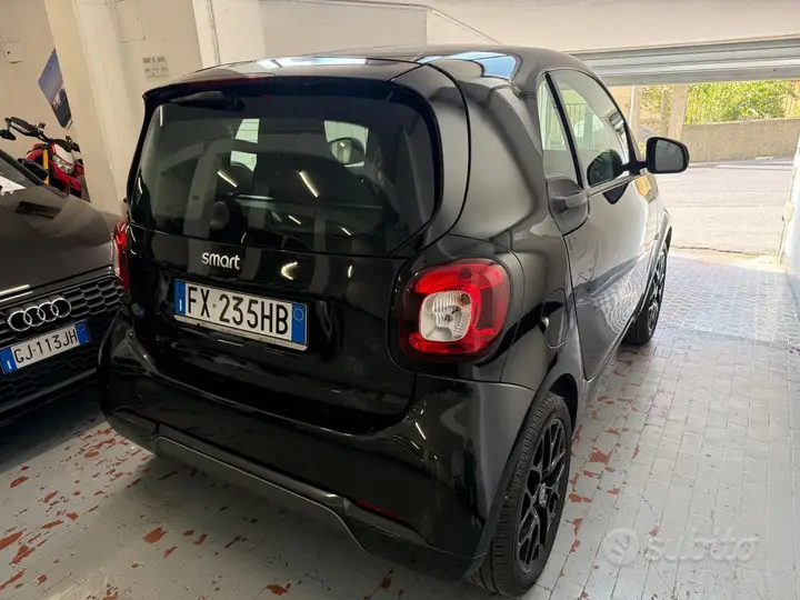 Smart Fortwo 2019 photo 4