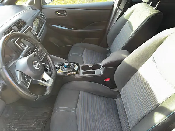 Nissan Leaf 2022 photo 2
