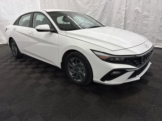 Hyundai Elantra 2025 photo 2