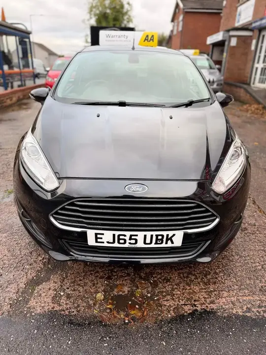 Ford Fiesta 2015 photo 2