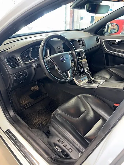 Volvo V60 2018 photo 2