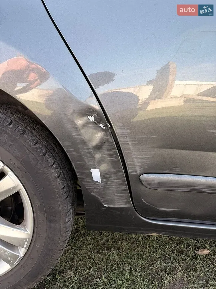 Peugeot 5008 2010 photo 2