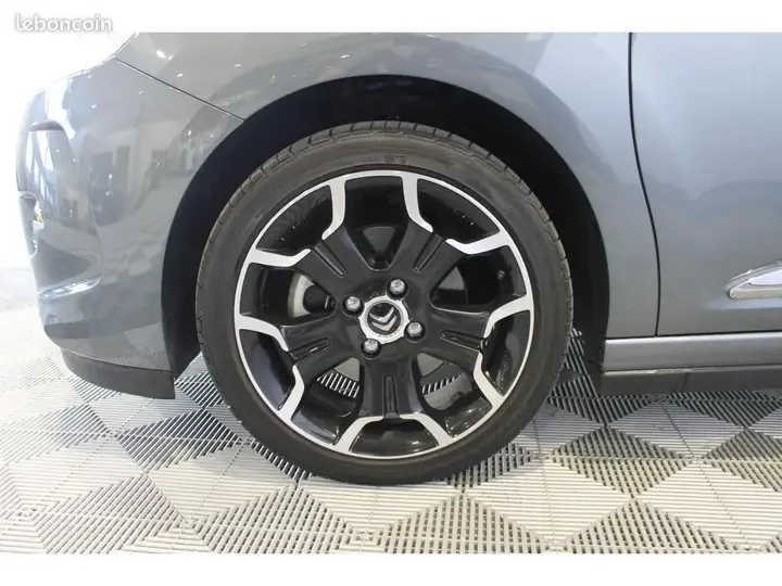 DS Automobiles Ds3 2010 photo 5