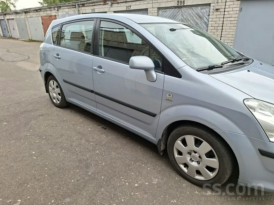Toyota Corolla Verso 2005 photo 3
