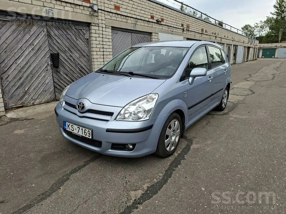 Toyota Corolla Verso 2005 photo 2