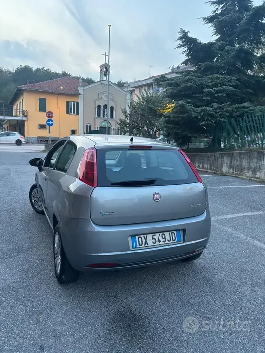 Fiat Grande Punto 2009 photo 4