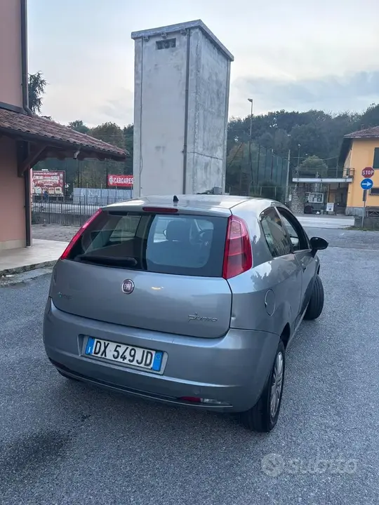Fiat Grande Punto 2009 photo 3