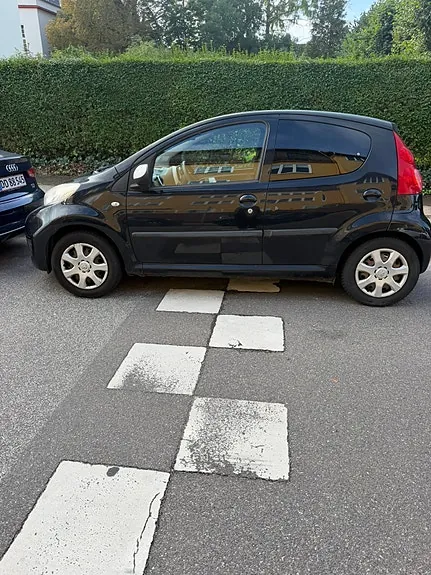 Peugeot 107 2011 photo 2