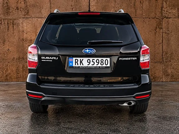 Subaru Forester 2015 photo 2
