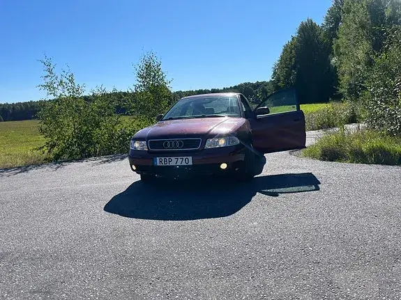 Audi A4 2000 photo 2