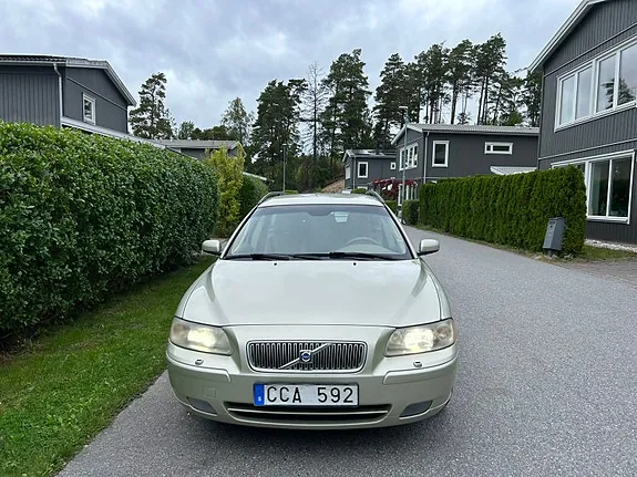 Volvo V70 2006 photo 2