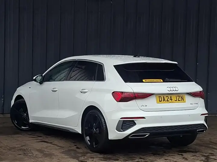 Audi A3 2024 photo 2