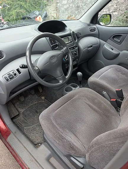 Toyota Yaris Verso 1999 photo 4