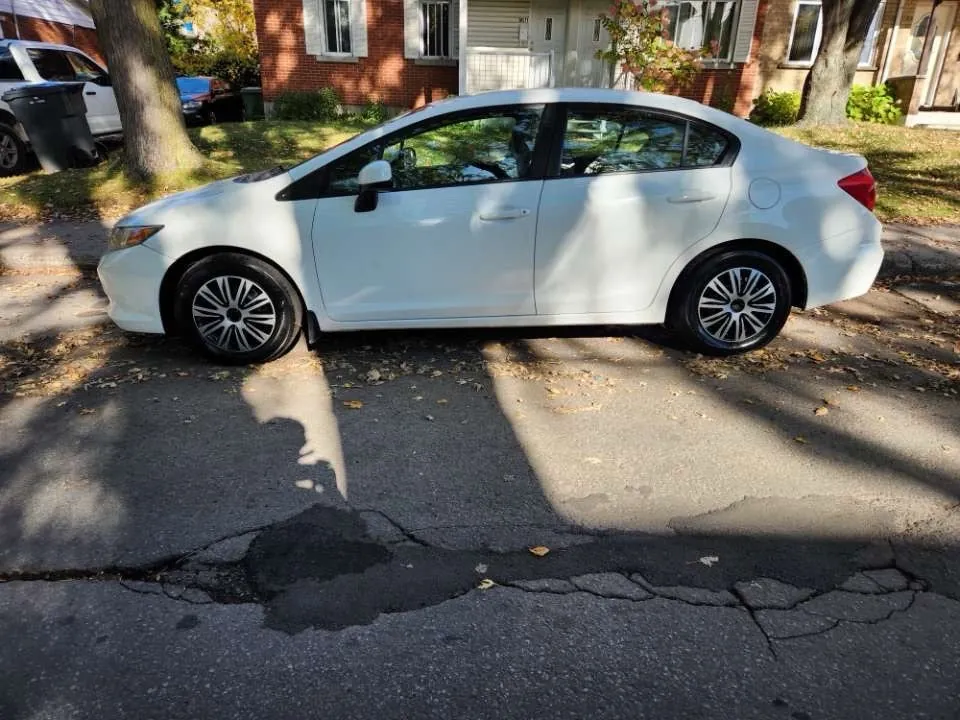 Honda Civic 2012 photo 2