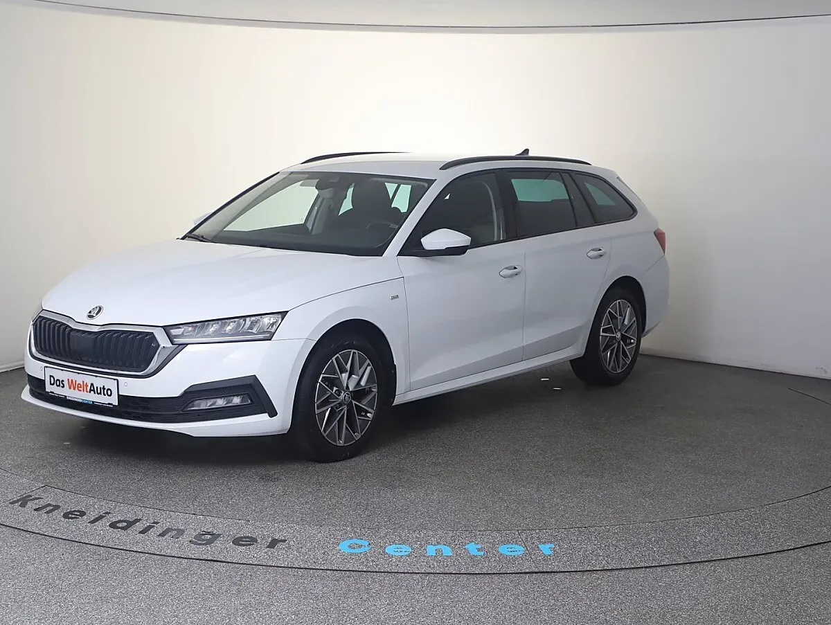 Skoda Octavia 2023 photo 2