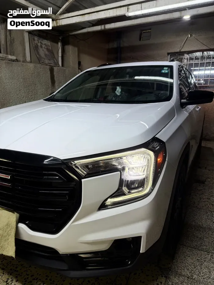 GMC Terrain 2024 photo 2