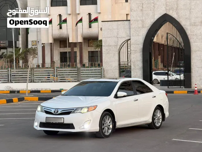 Toyota Camry 2014 photo 2