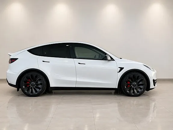 Tesla Model Y 2023 photo 3