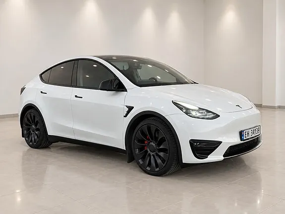 Tesla Model Y 2023 photo 4