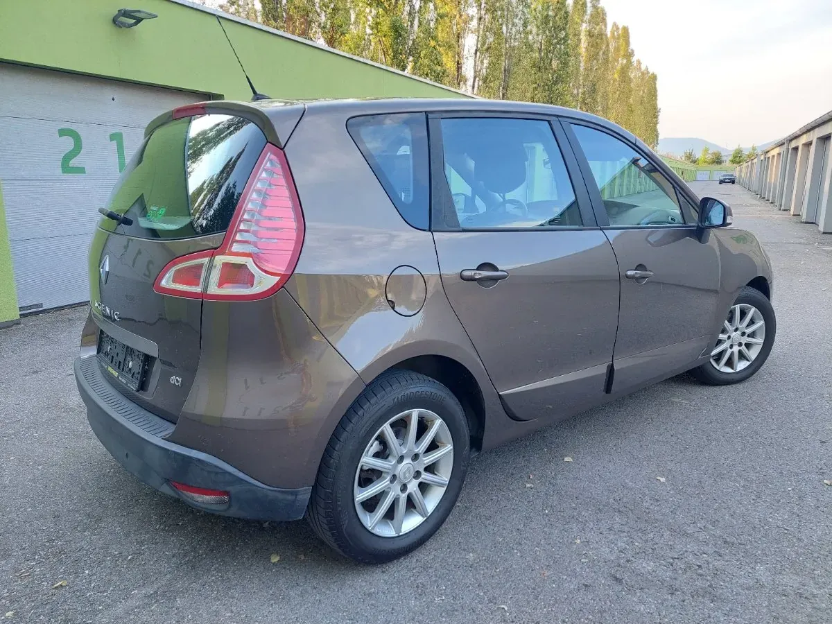 Renault Scenic 2011 photo 3