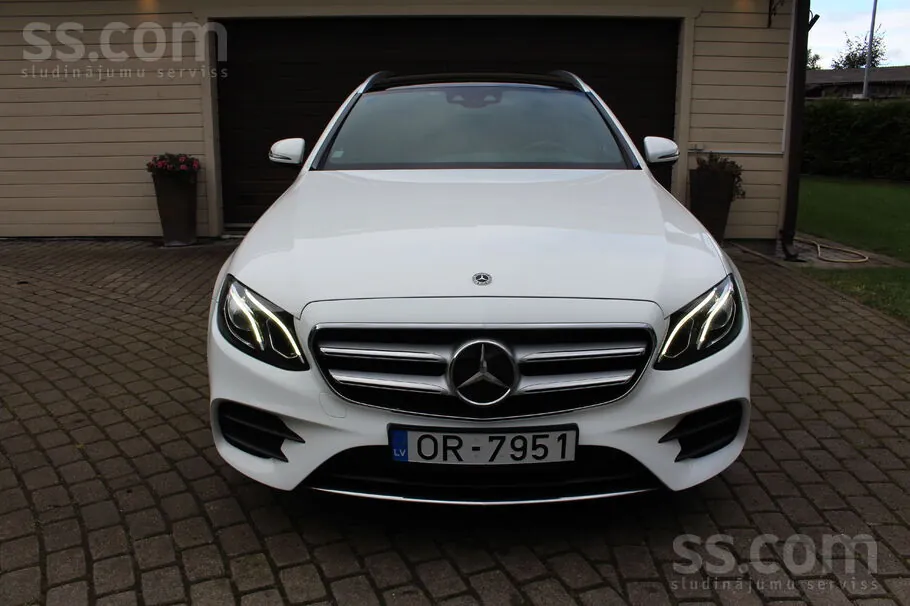 Mercedes-Benz E350D 2017 photo 2