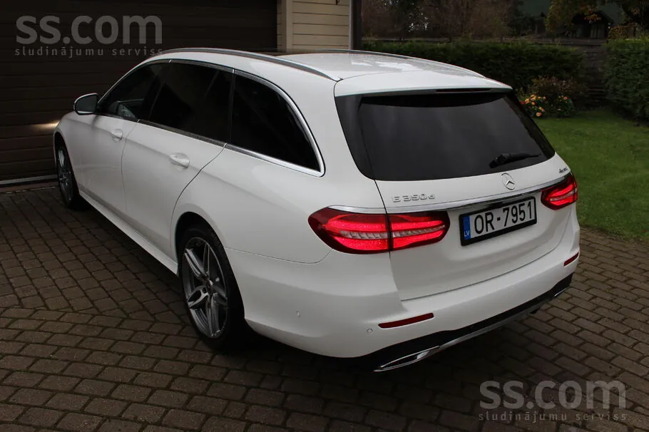 Mercedes-Benz E350D 2017 photo 4
