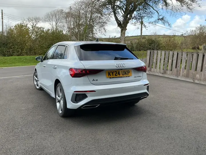 Audi A3 2024 photo 3