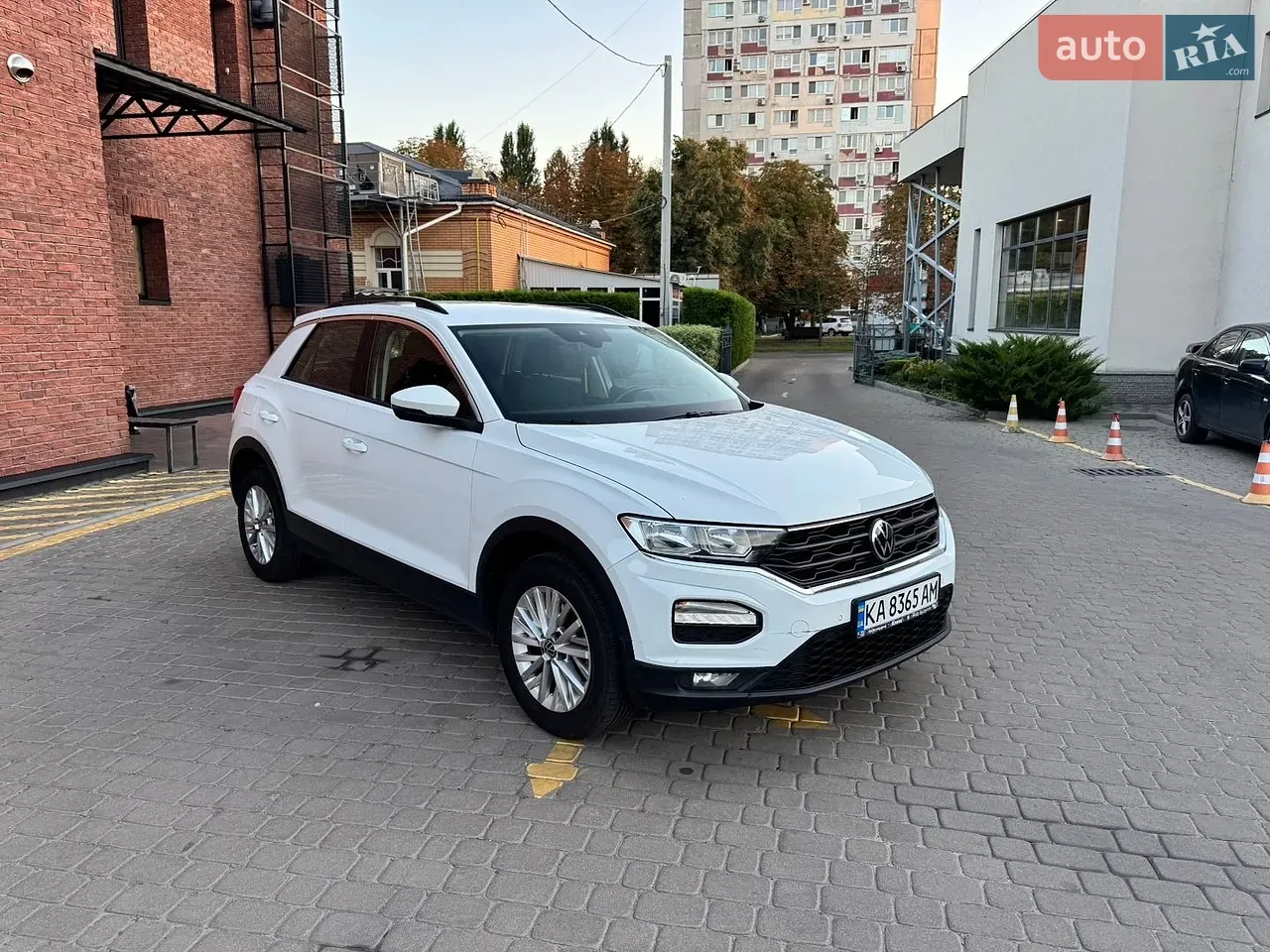Volkswagen T-Roc 2021 photo 2