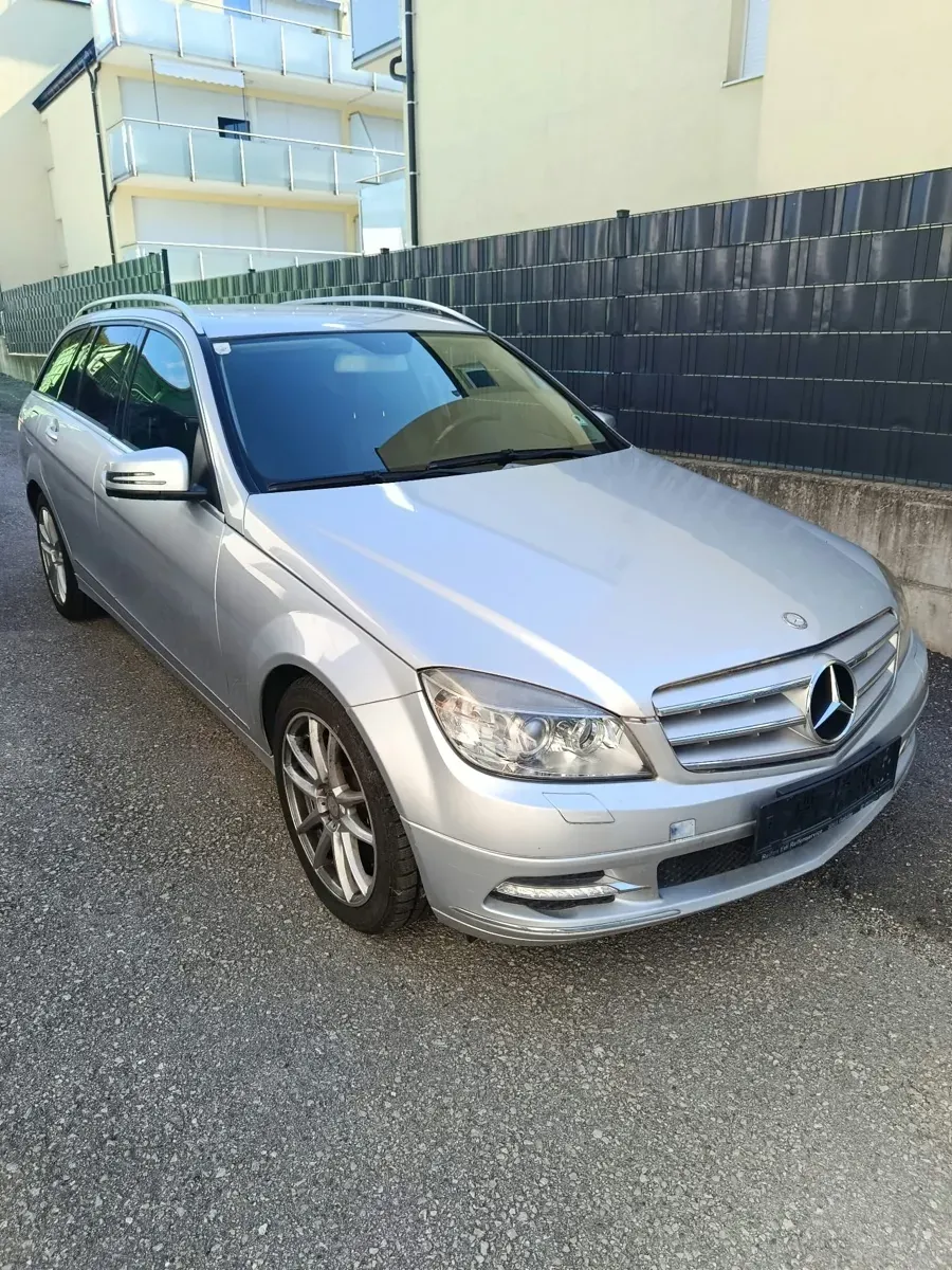 Mercedes-Benz C-Class 2010 photo 2