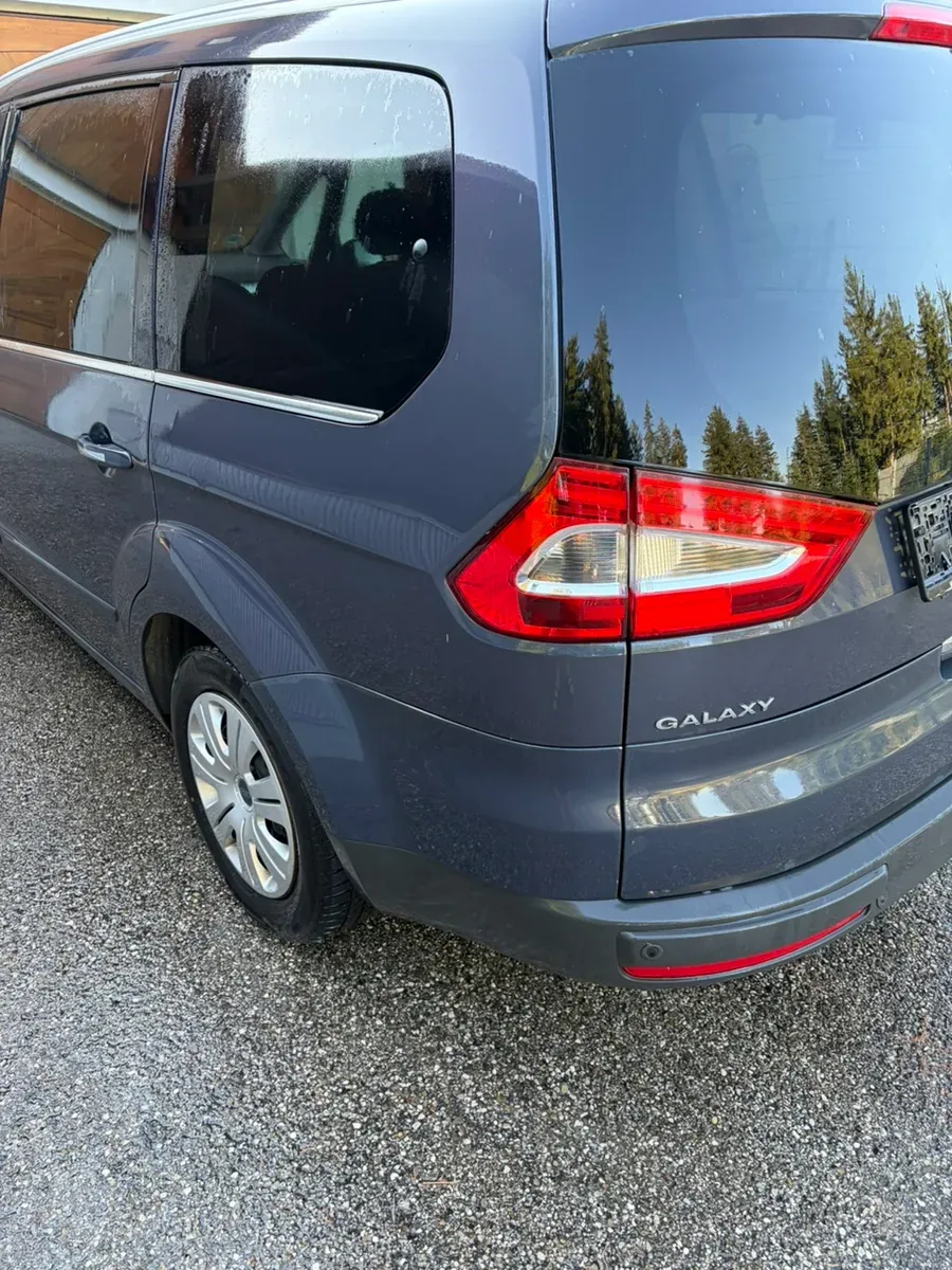 Ford Galaxy 2012 photo 2