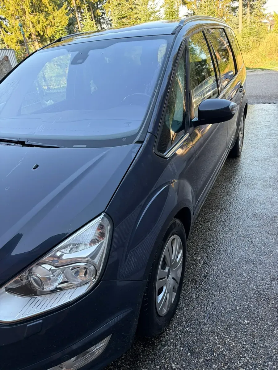 Ford Galaxy 2012 photo 3