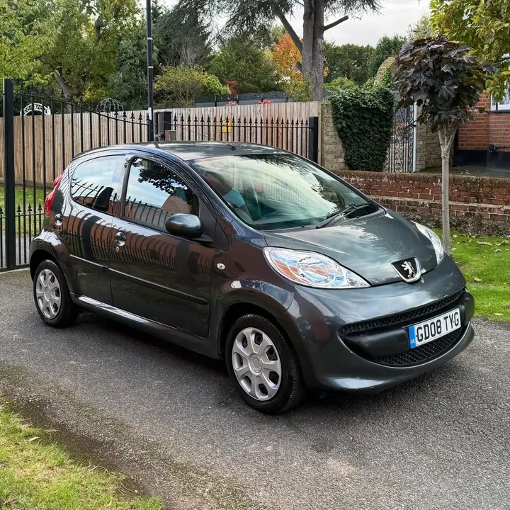 Peugeot 107 2008 photo 3