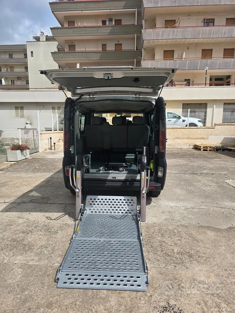 Nissan Primastar 2006 photo 2