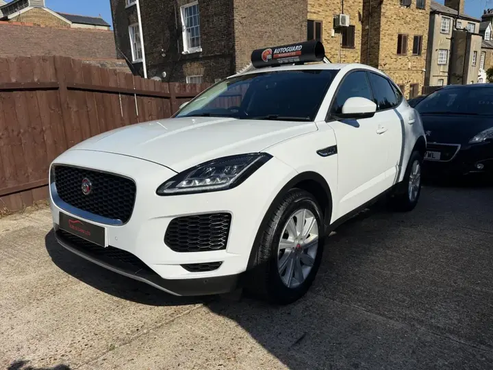 Jaguar E-Pace 2018 photo 3
