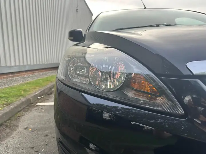 Ford Focus 2011 photo 2