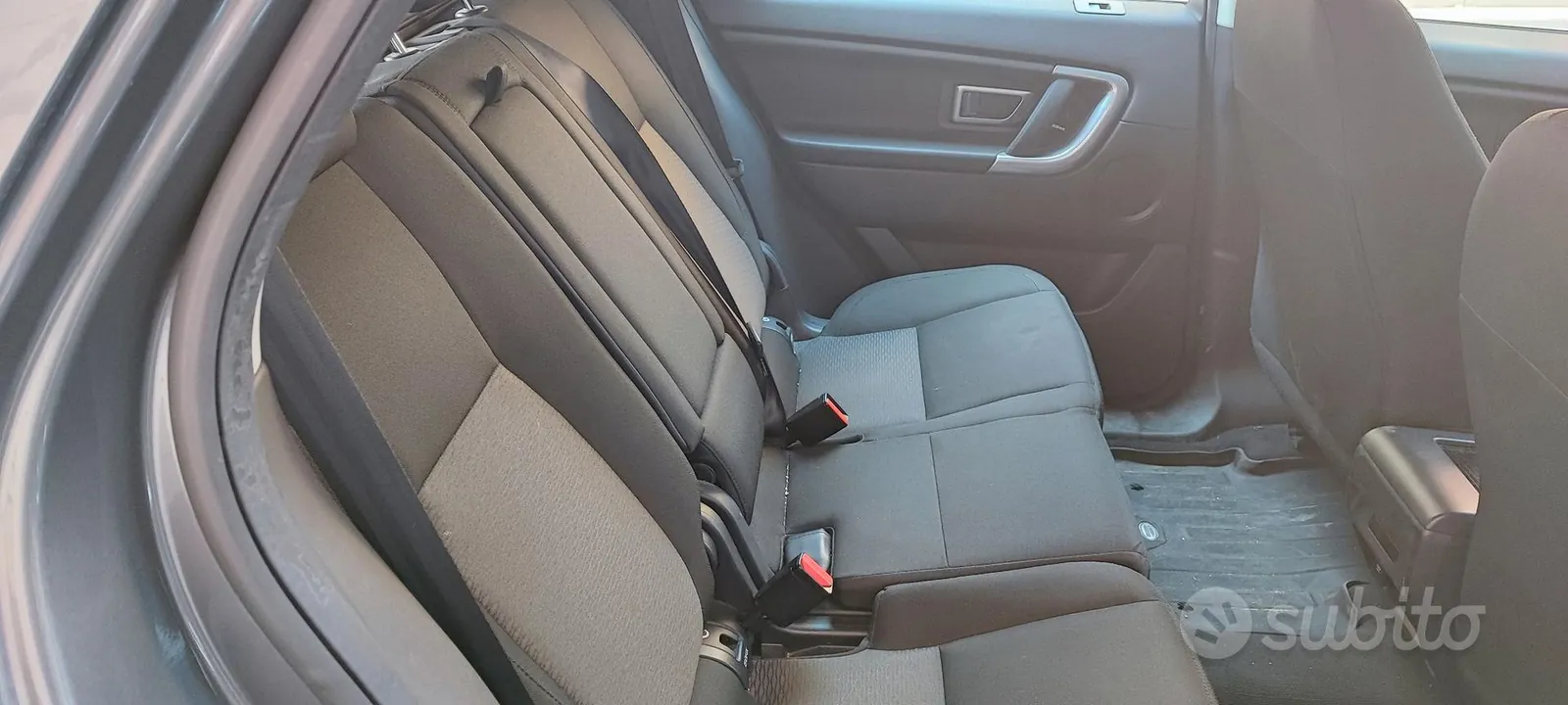 Land Rover Discovery Sport 2019 photo 2