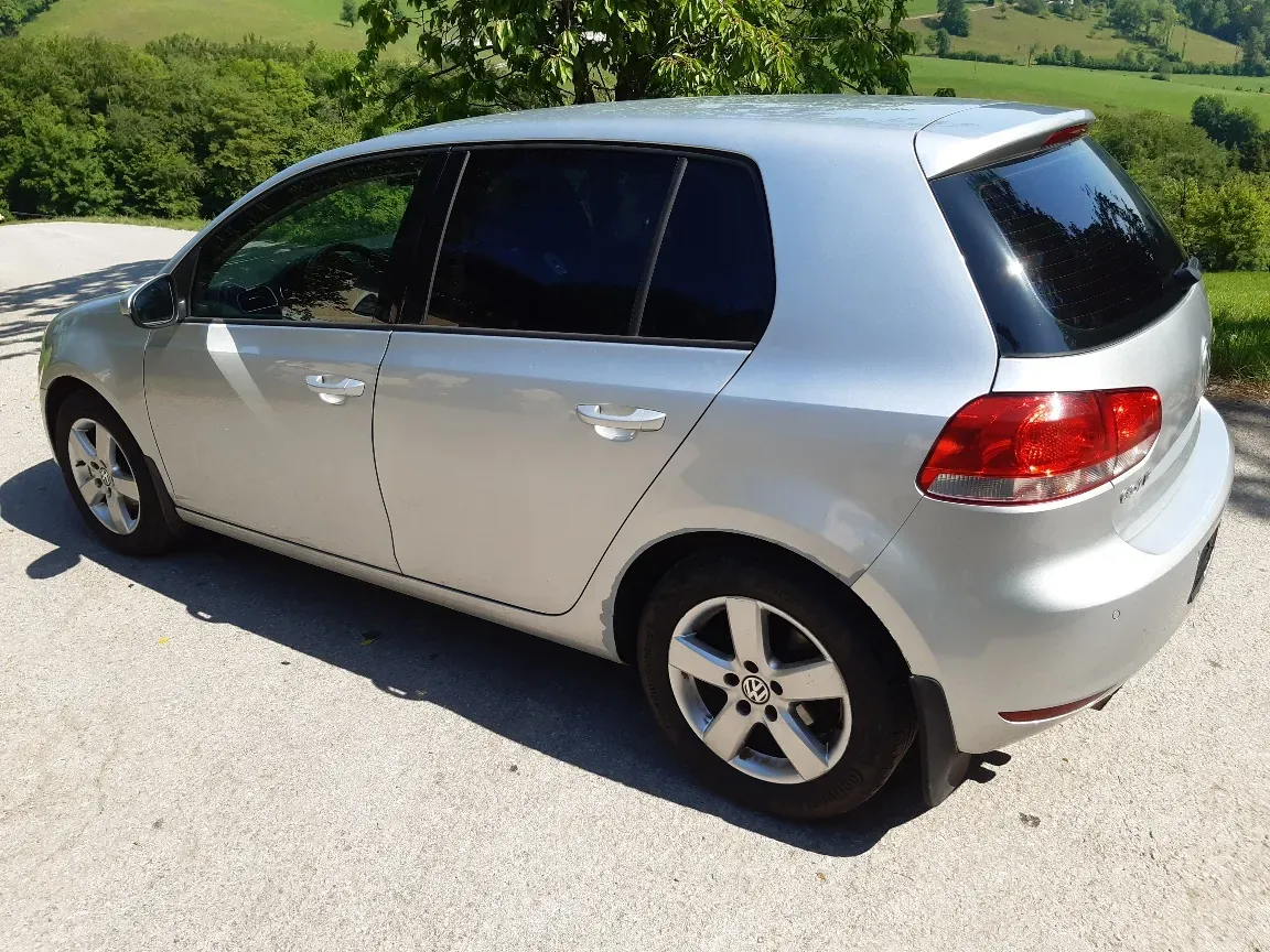 Volkswagen Golf 2012 photo 2