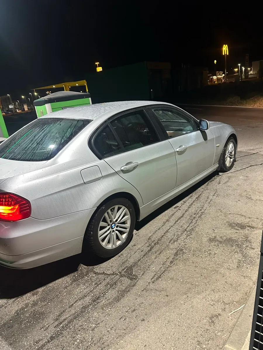BMW 3 Series 2008 photo 2