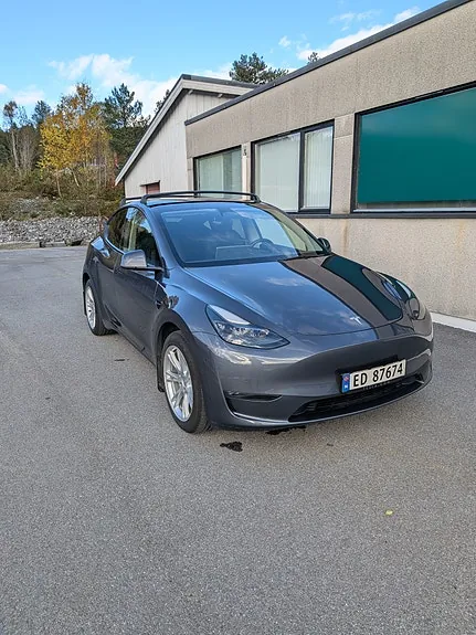 Tesla Model Y 2022 photo 3