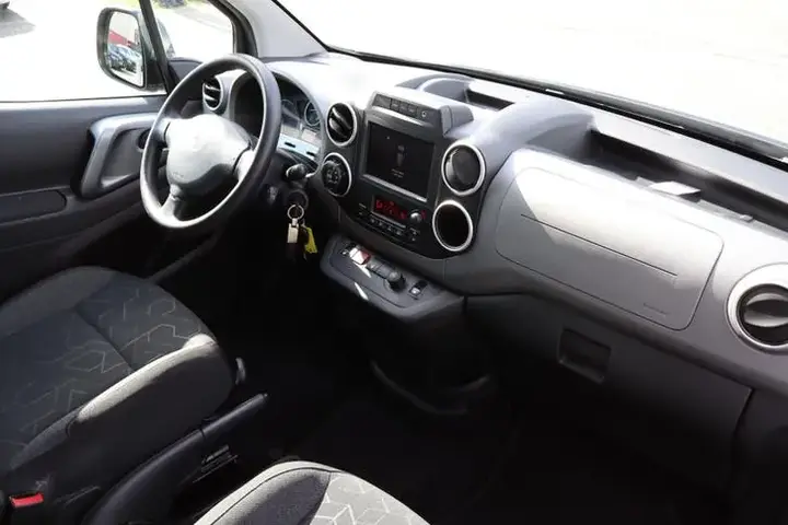 Peugeot Partner Tepee 2019 photo 2