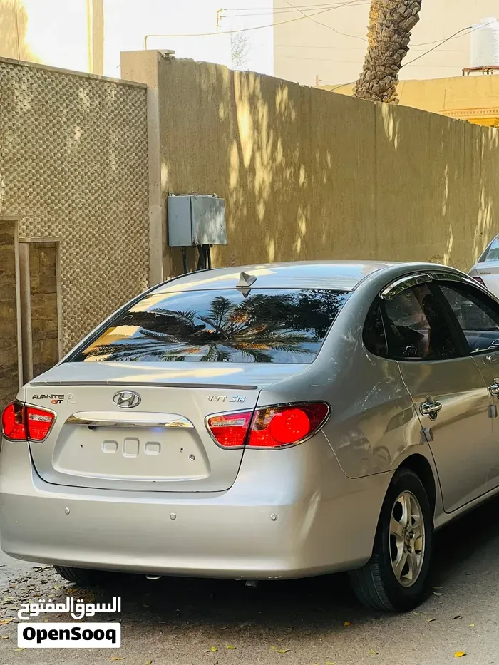 Hyundai Avante 2010 photo 2