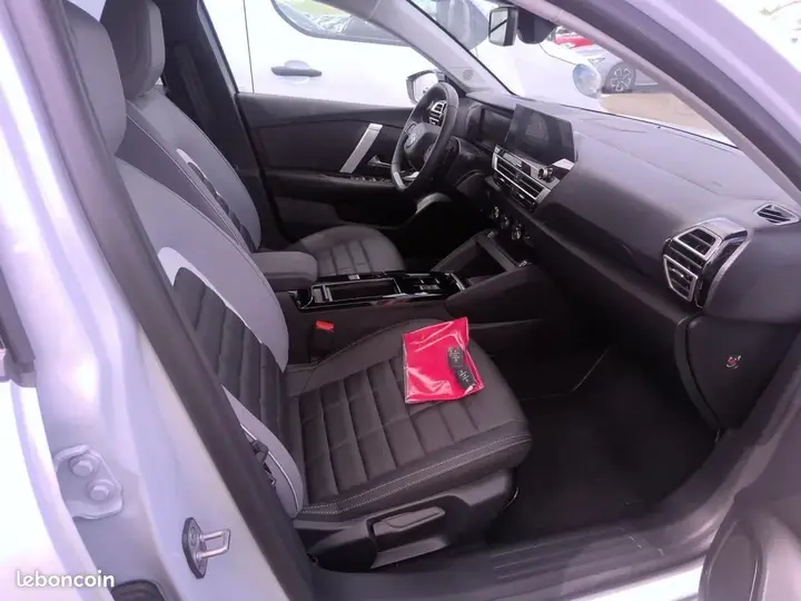 Citroen C4 2025 photo 3