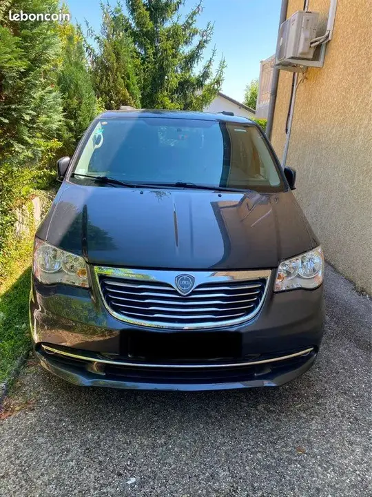 Lancia Voyager